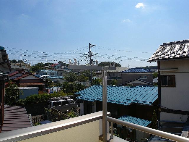 View photos from the dwelling unit. View from the site (August 2013) Shooting