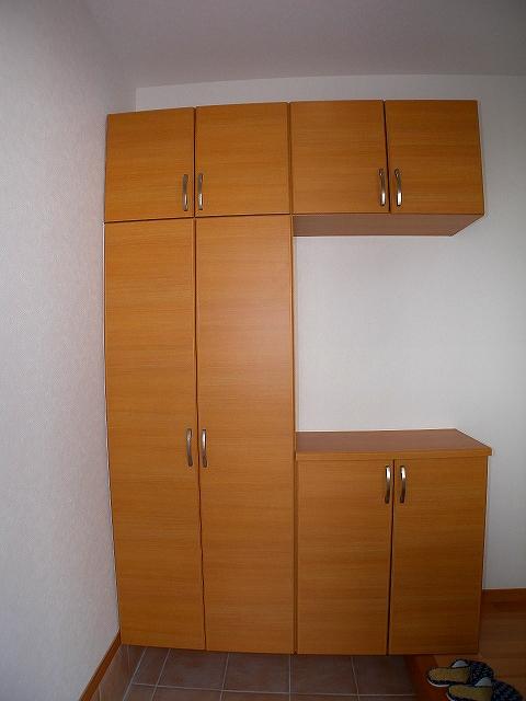 Entrance. Room (August 2013) Shooting