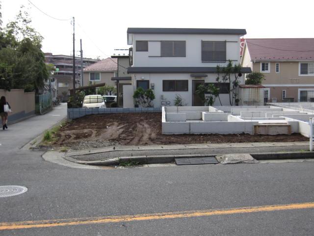 Local appearance photo. Local (10 May 2013) Shooting