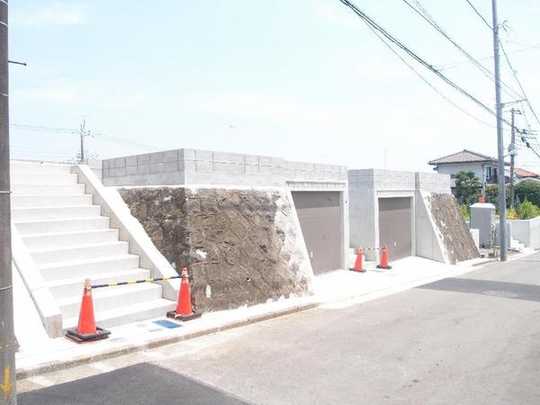 Local land photo. The remaining 1 compartment. Current Status vacant lot. For the south road, Good per yang.