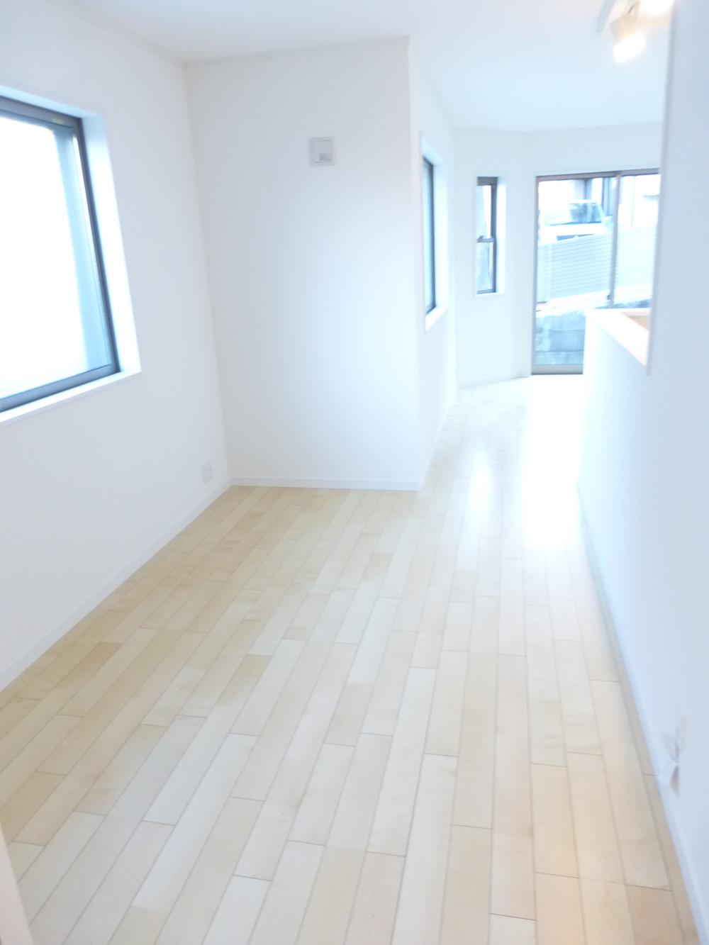 Living. Indoor (December 14, 2013) Shooting With shutter of peace of mind is on the first floor living room window