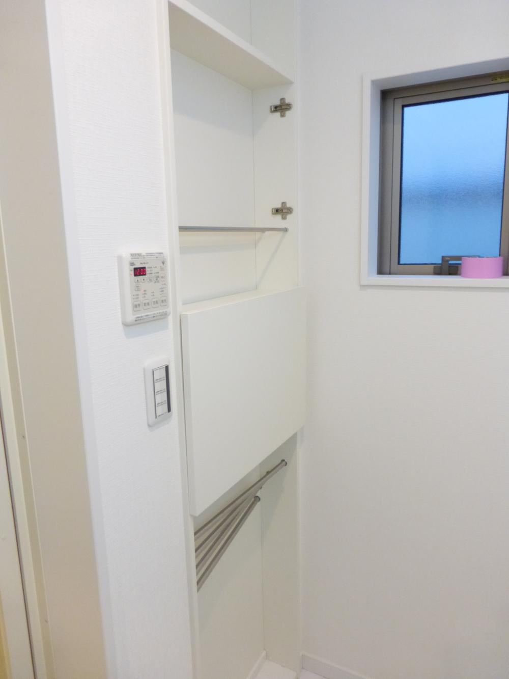 Receipt. Indoor (December 14, 2013) Shooting Storage space have in the washroom! Convenient!