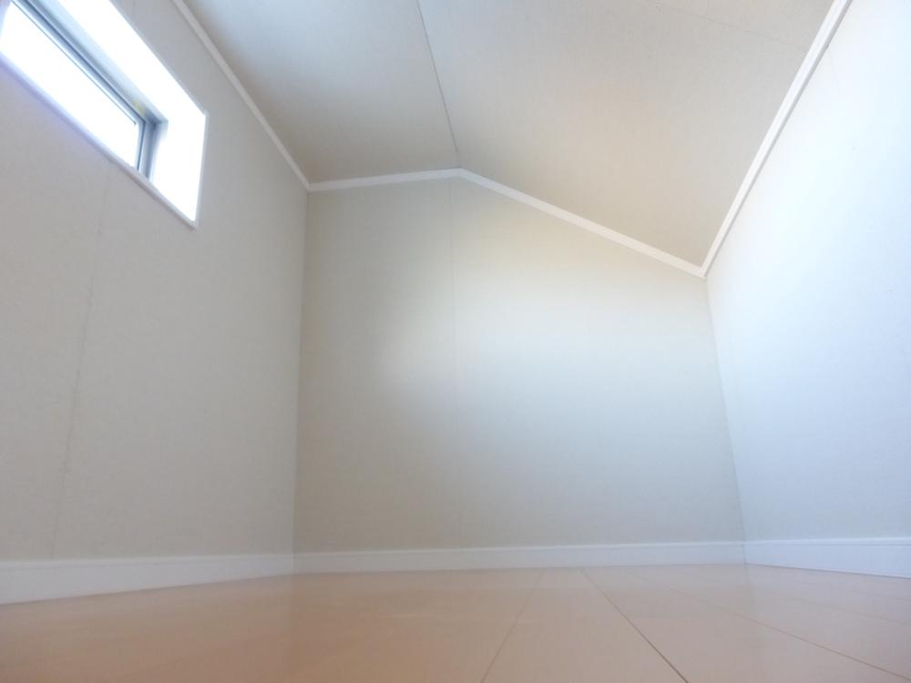 Receipt. Indoor (December 14, 2013) Shooting Plenty of attic storage with