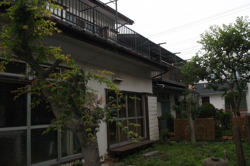 Other local. Garden and building south