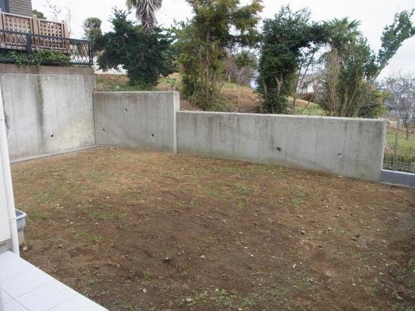 Garden. Depth of about 6m of your garden. Gardening, BBQ, etc., I enjoy!