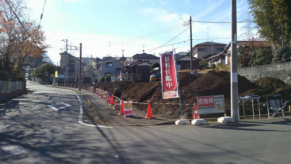 Local photos, including front road. Local (12 May 2013) Shooting