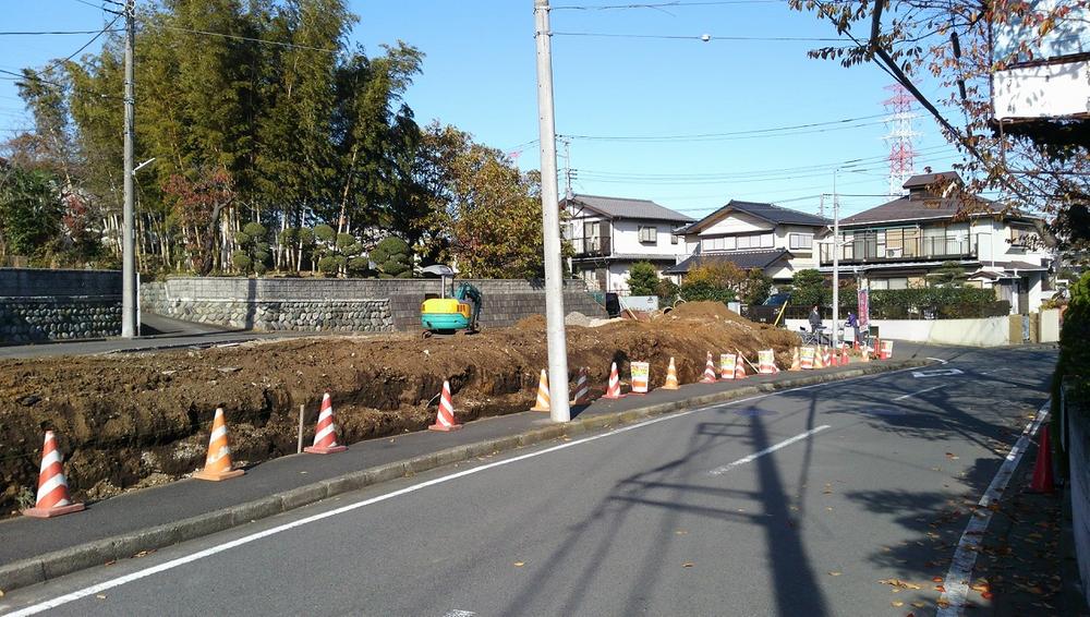 Local photos, including front road. Local (12 May 2013) Shooting