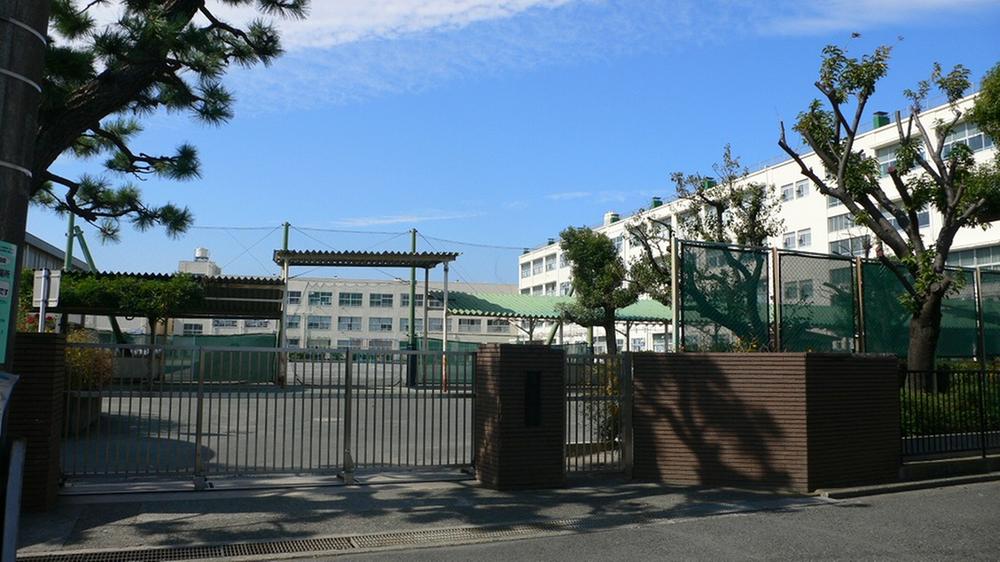 Primary school. Kibogaoka until elementary school 520m