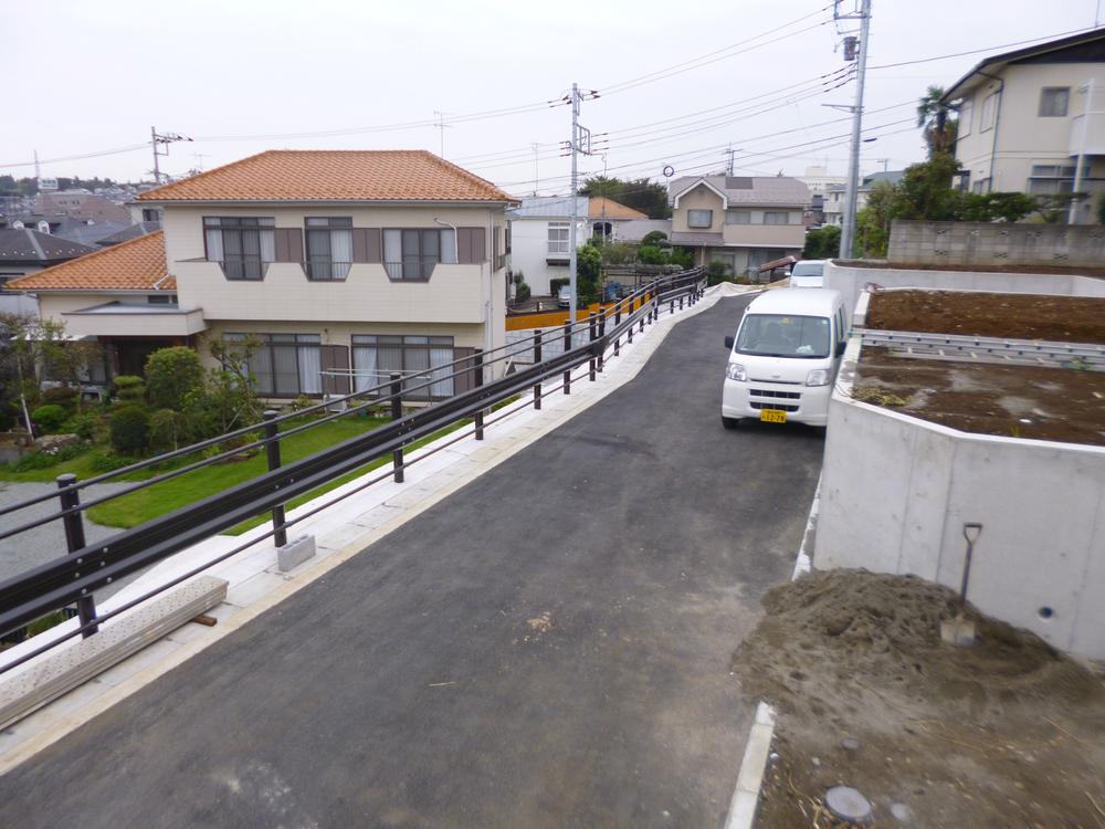 Local photos, including front road. Local (10 May 2013) Shooting