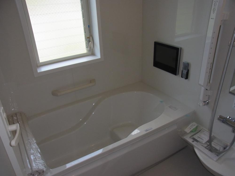 Bathroom. Room (May 2013) shooting 4 Building