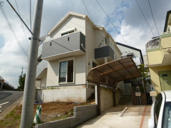 Local appearance photo. Local (10 May 2013) Shooting