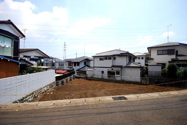 Local photos, including front road. Local (July 2013) Shooting