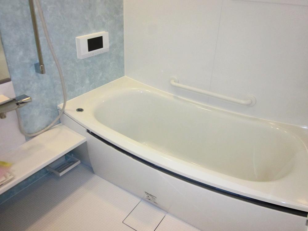 Bathroom. Indoor (10 May 2013) Shooting (1) Building