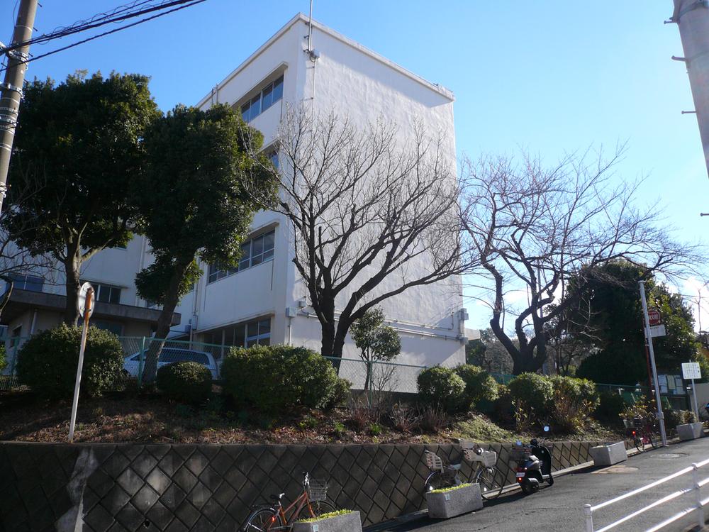 Primary school. Sasanodai until elementary school 240m