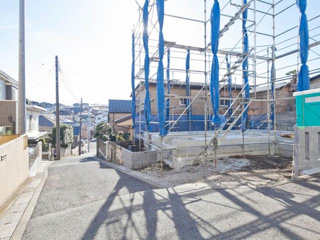 Local photos, including front road. Local (December 16, 2013) Shooting