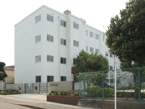 Junior high school. 1100m to Asahi Junior High School