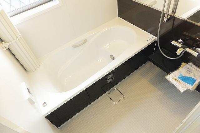 Bathroom. Indoor (October 10, 2013) Shooting