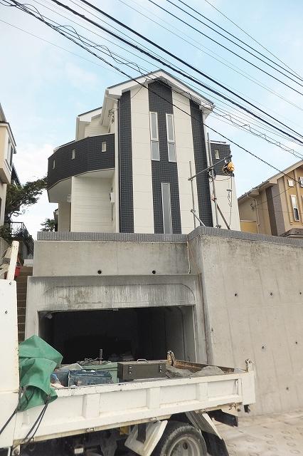 Local photos, including front road. Indoor (October 10, 2013) Shooting