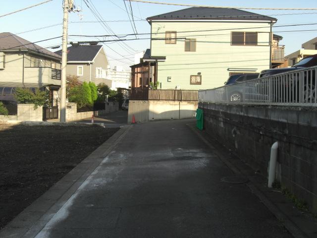 Local photos, including front road. B compartment