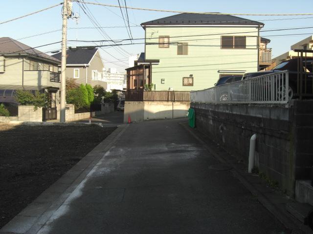 Local photos, including front road. C compartment