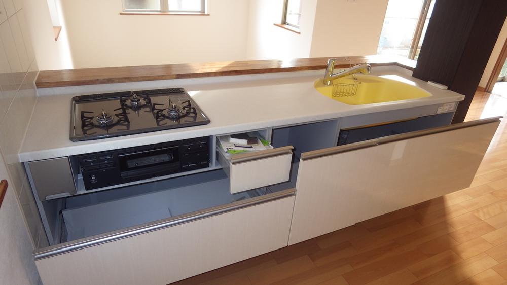 Kitchen. Indoor (10 May 2013) Shooting