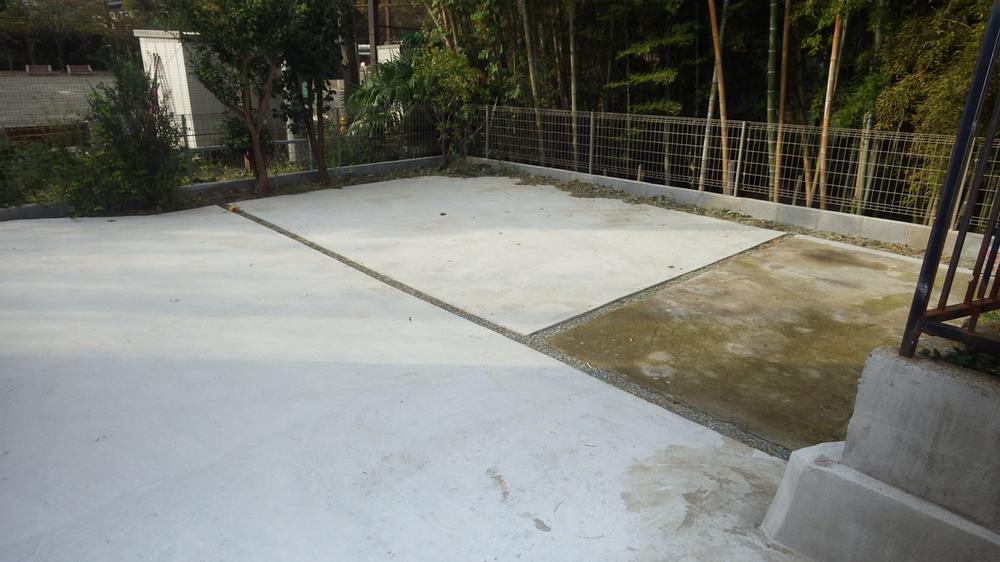 Parking lot. Local (10 May 2013) Shooting