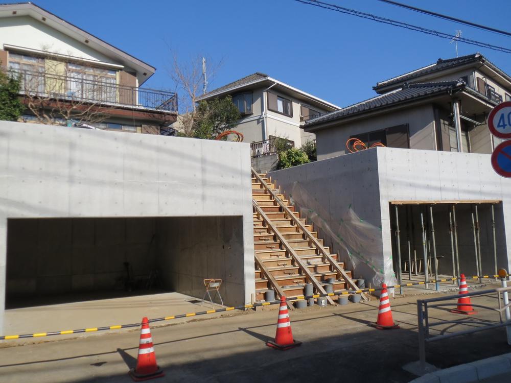 Local appearance photo. Since the underground garage to protect the car from the wind and rain