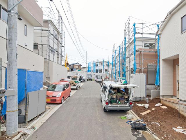 Local photos, including front road. Local (10 May 2013) Shooting