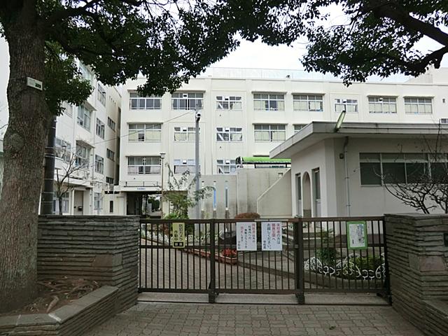 Primary school. 1045m to Yokohama Municipal Futamatagawa Elementary School