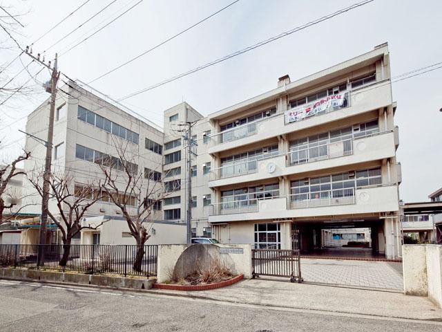 Junior high school. 530m to Yokohama Municipal Imajuku junior high school