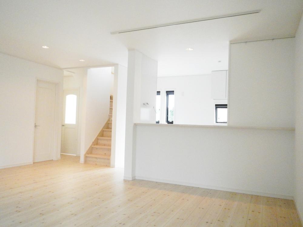 Living. Flooring formaldehyde measures specifications, Slip care live easy person is using the floor material to be able to live in peace with everyone!