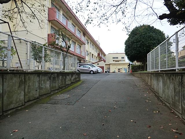 Primary school. 730m to Yokohama Municipal Tsuruke Mine Elementary School