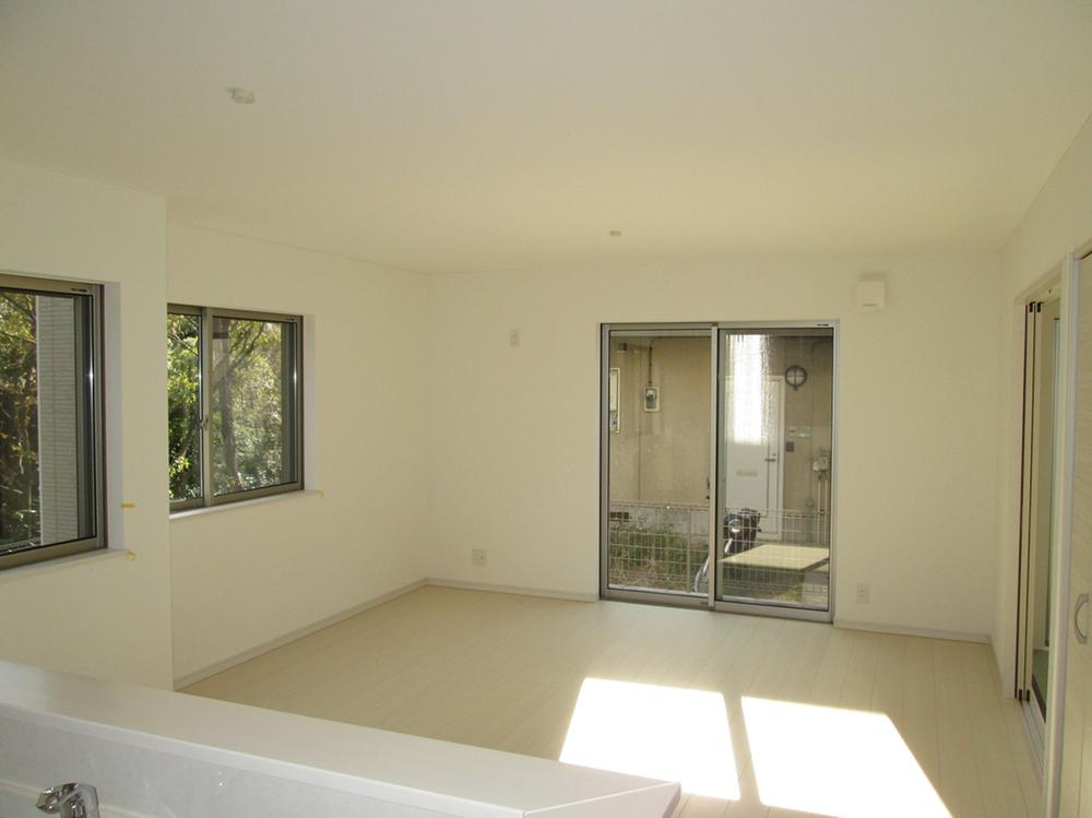 Living. Local (12 May 2013) Shooting