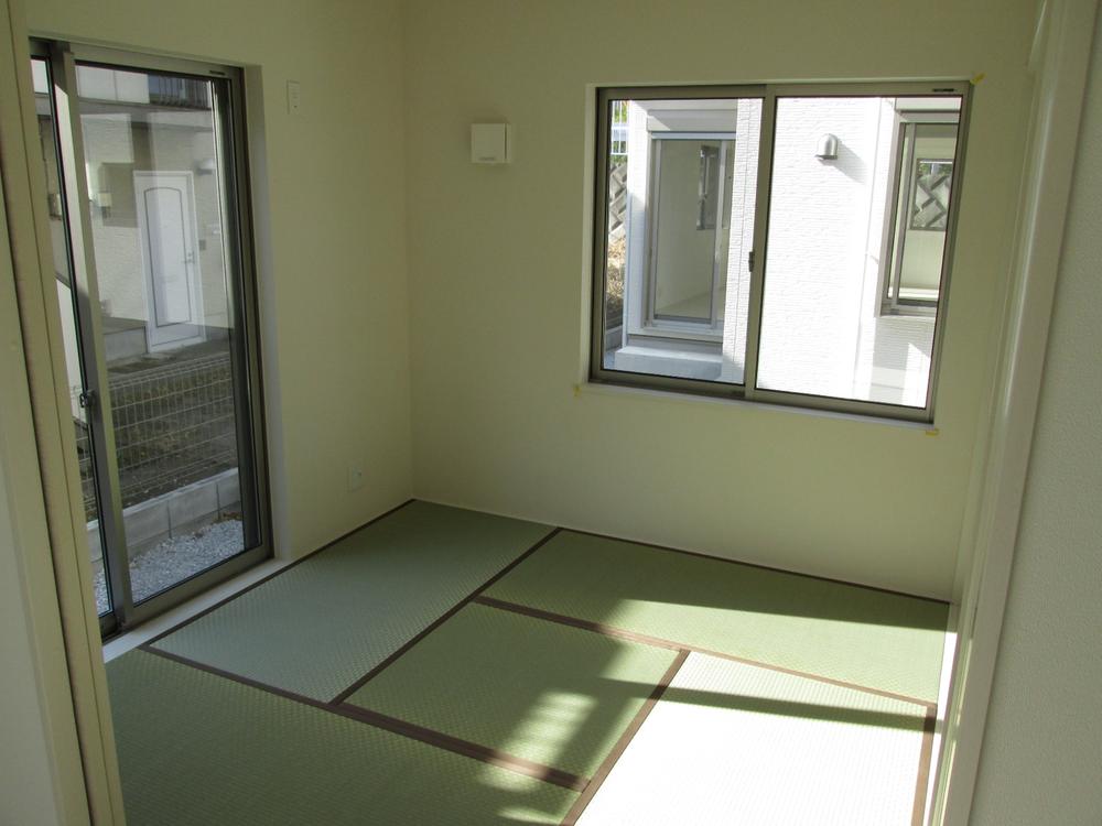 Non-living room. Local (12 May 2013) Shooting