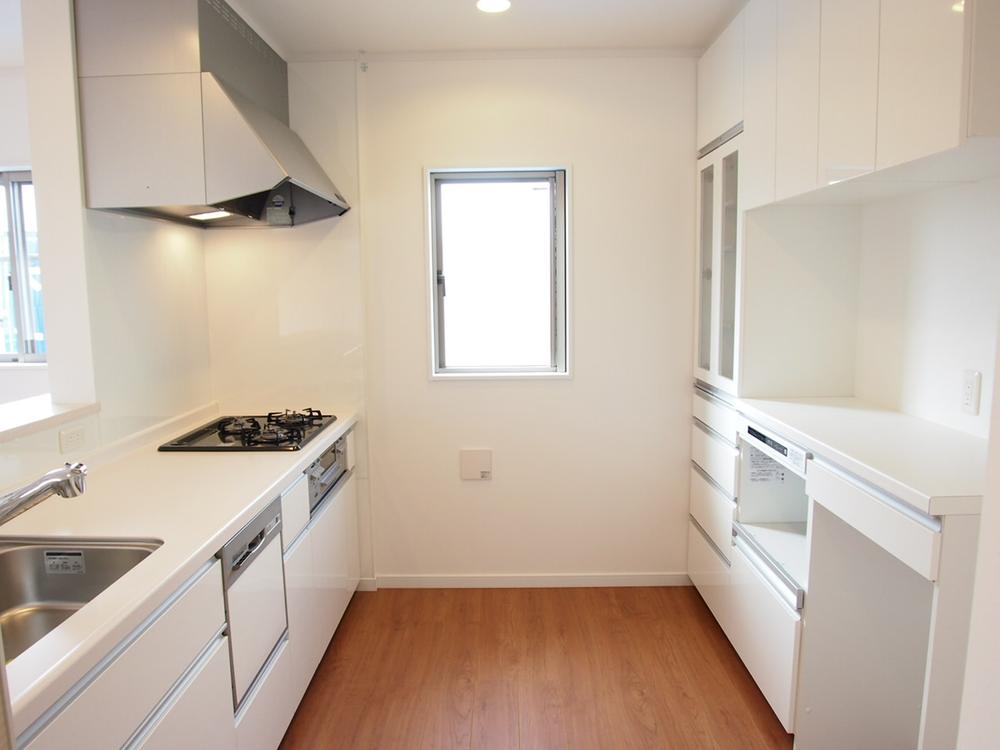 Same specifications photo (kitchen). Same specifications