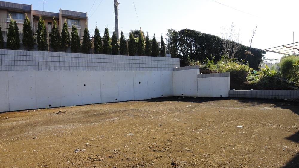 Local appearance photo. Local (12 May 2013) Shooting