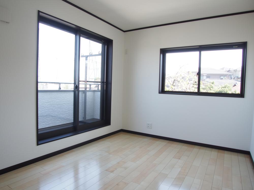 Same specifications photos (Other introspection). The company example of construction (Western-style)