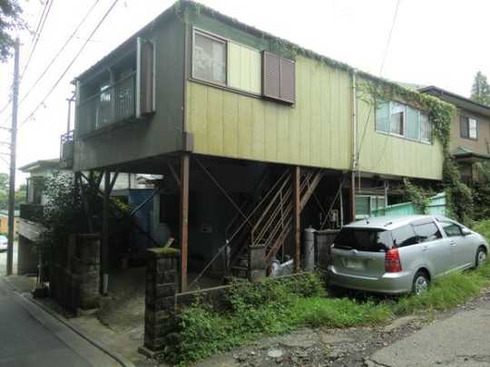 Local land photo. Building appearance (1)