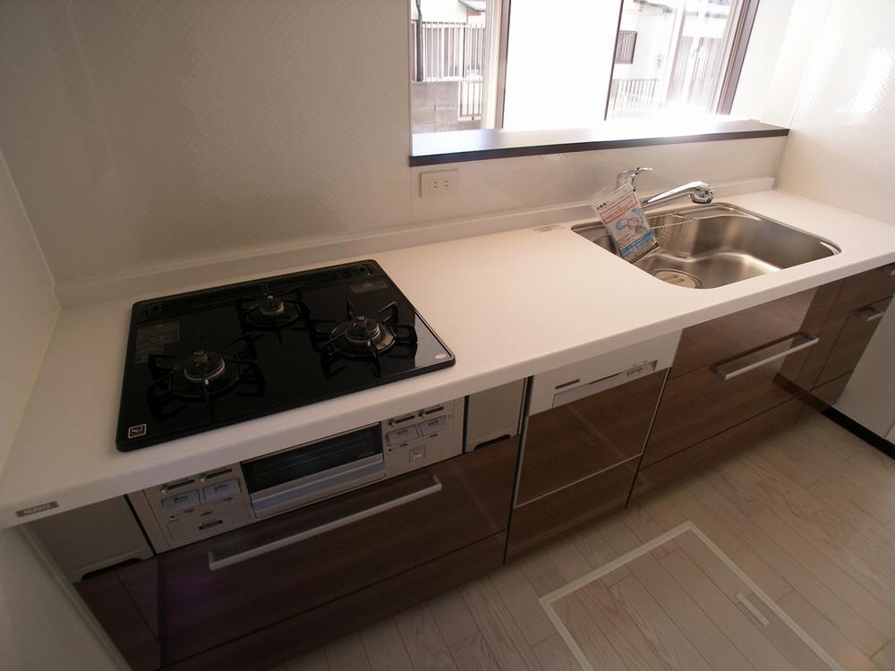 Kitchen. Counter kitchen with dishwasher