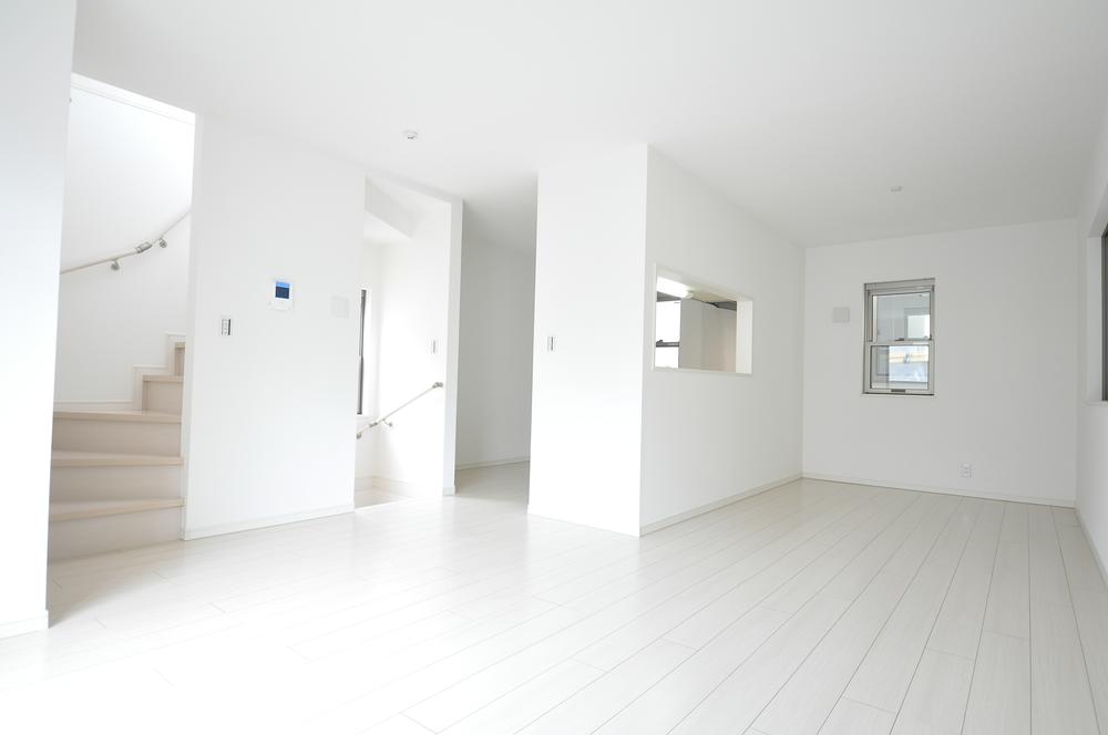 Same specifications photos (living). Example of construction