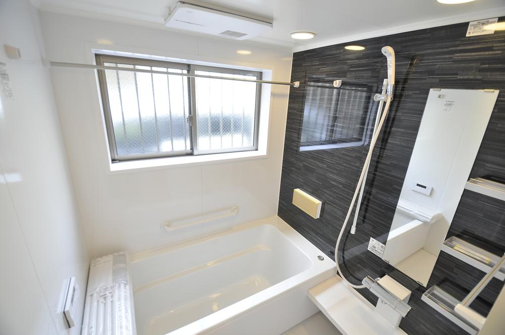 Same specifications photo (bathroom). Example of construction