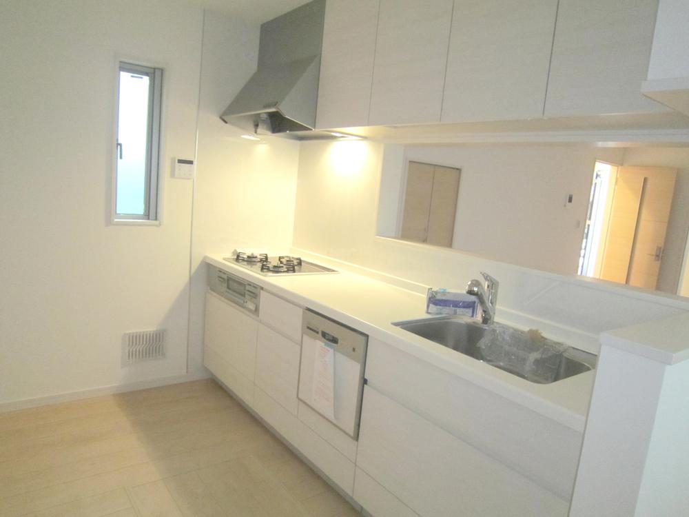 Same specifications photo (kitchen). The company construction cases