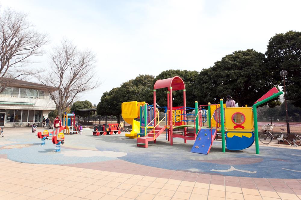 park. 900m until Mitsuzawa park