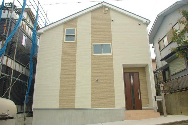 Local appearance photo.  [1 Building] Local (11 May 2013) Shooting