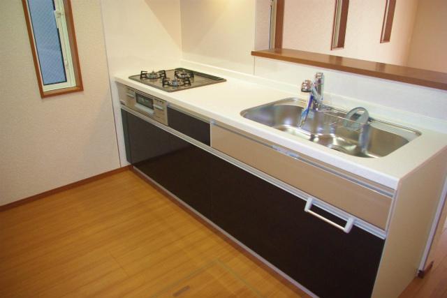 Kitchen.  [1 Building] Indoor (11 May 2013) Shooting