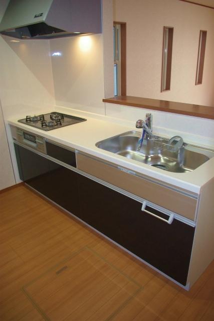 Kitchen.  [1 Building] Indoor (11 May 2013) Shooting