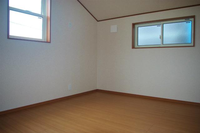 Non-living room.  [1 Building] Indoor (11 May 2013) Shooting