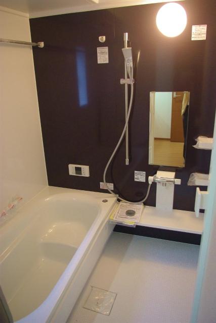 Bathroom.  [1 Building] Indoor (11 May 2013) Shooting