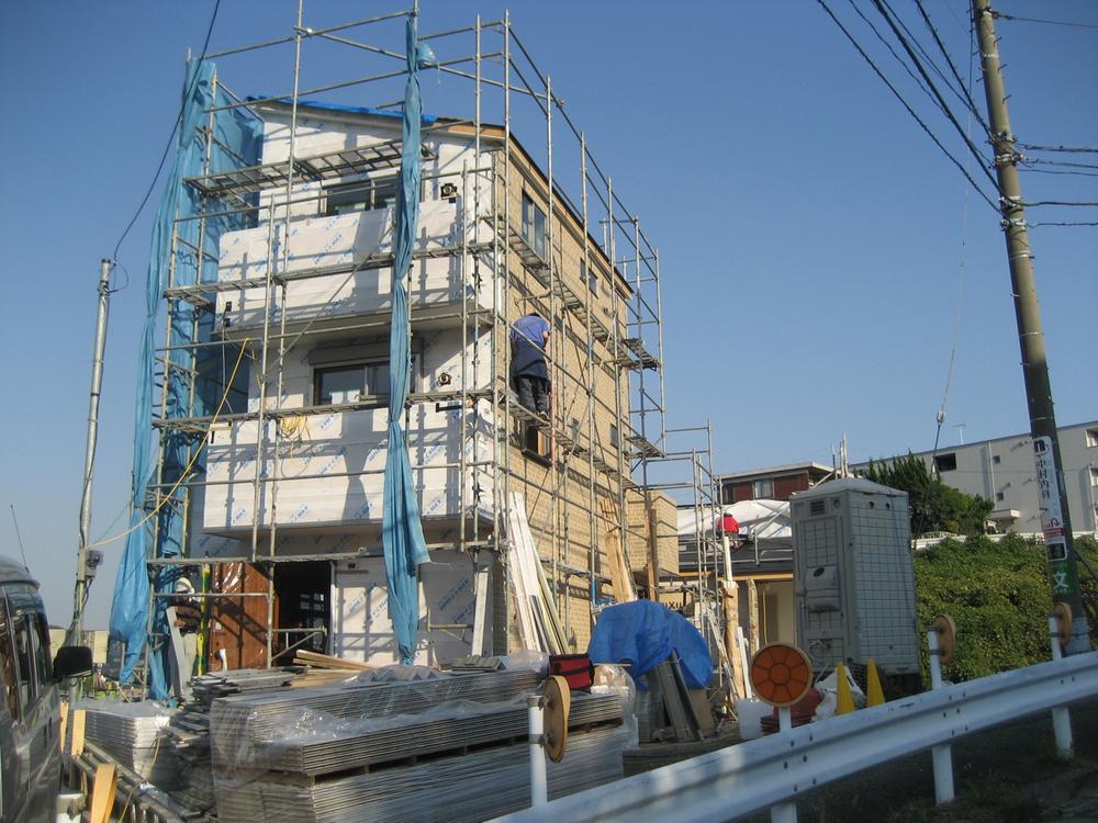 Local appearance photo. Local (11 May 2013) Shooting