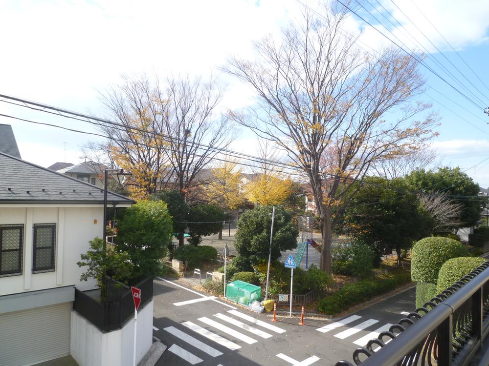 View photos from the dwelling unit. 2013 November 28, 2008 shooting A Building